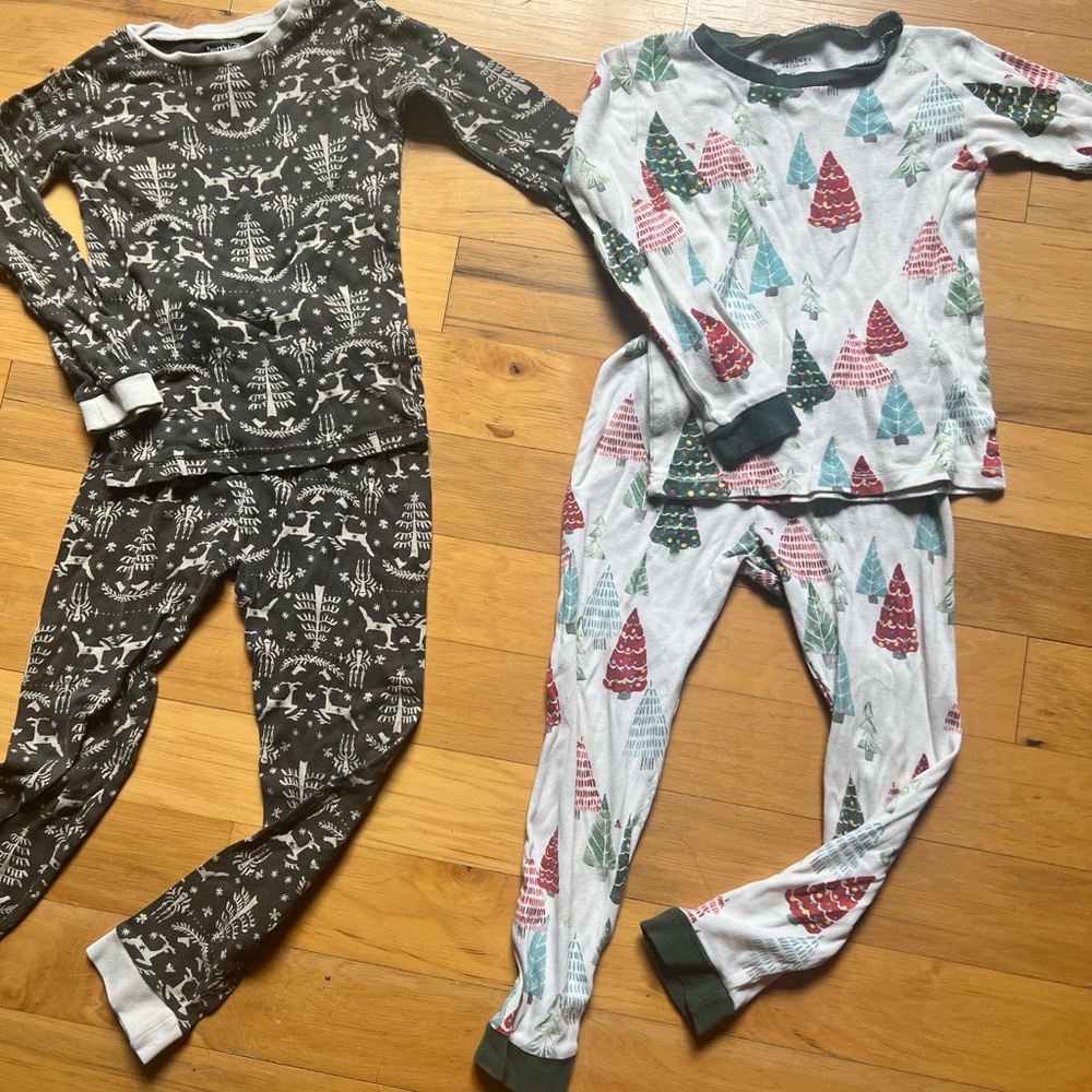 Burt's Bees Black and White Reindeer Pajama Set